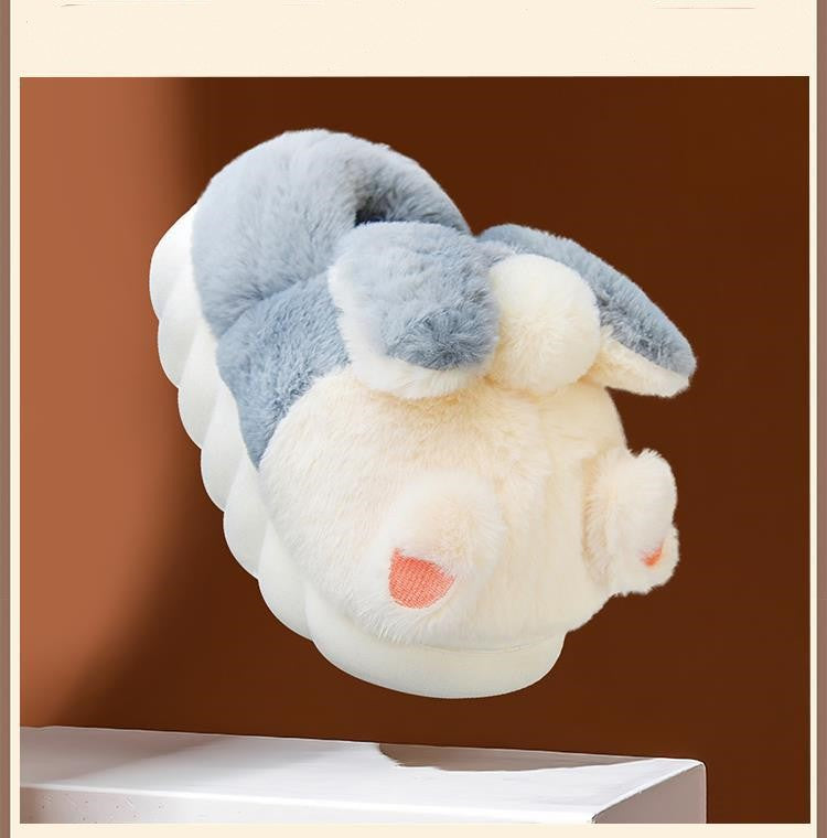 Women In Cotton Slippers With Wrapped Heels Are Cute In Winter